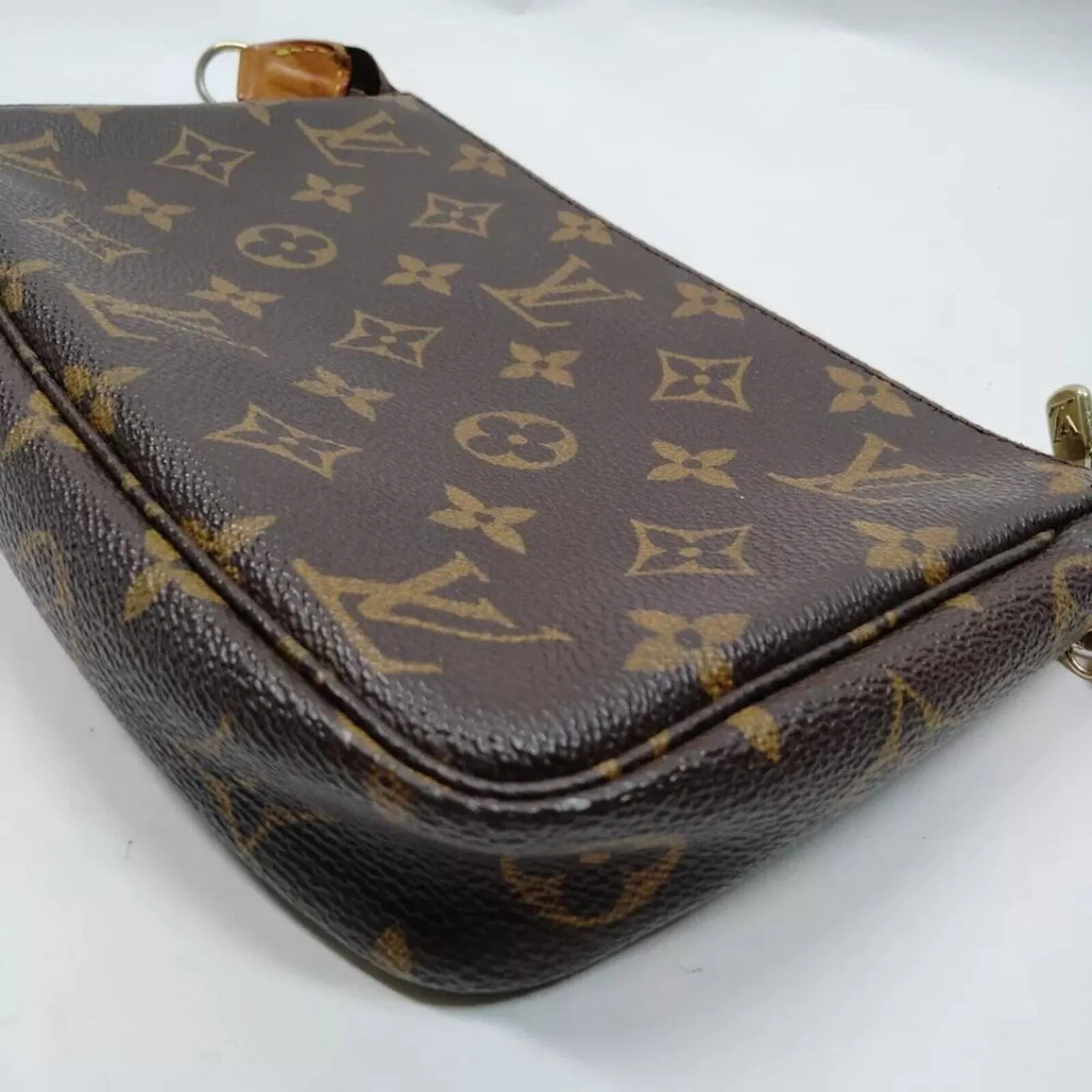 100% Authentic Louis Vuitton Pochette Accessories Monogram Shoulder Bag