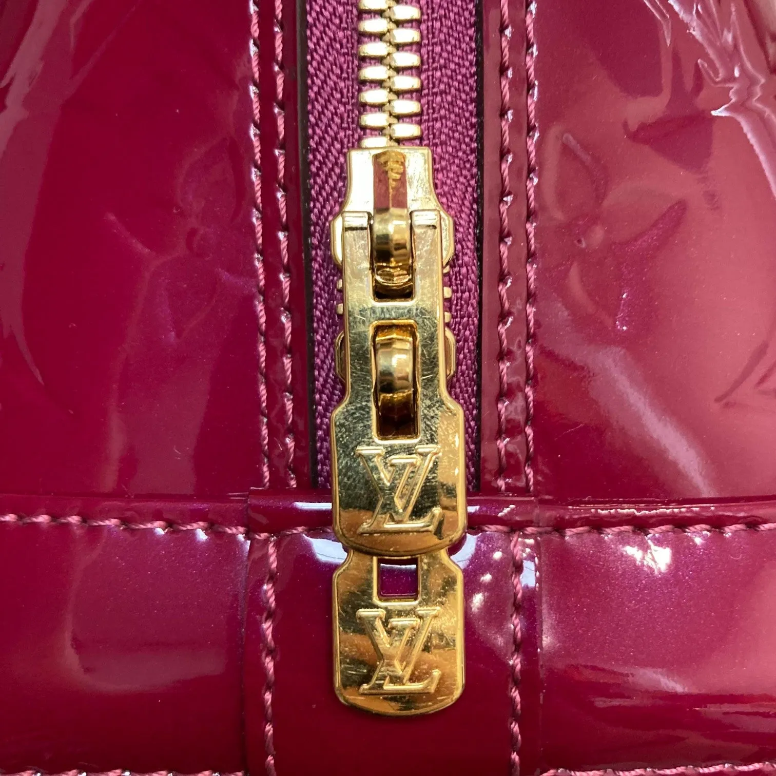 Alma PM Vernis Patent Dark Pink GHW