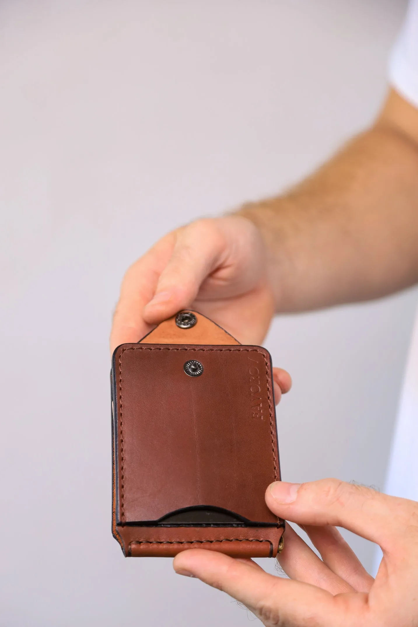Brown Leather Money Clip, Small leather wallet, Full grain Leather Money Clip, Gift for Men, Minimalist Wallet with Credit Card Holder