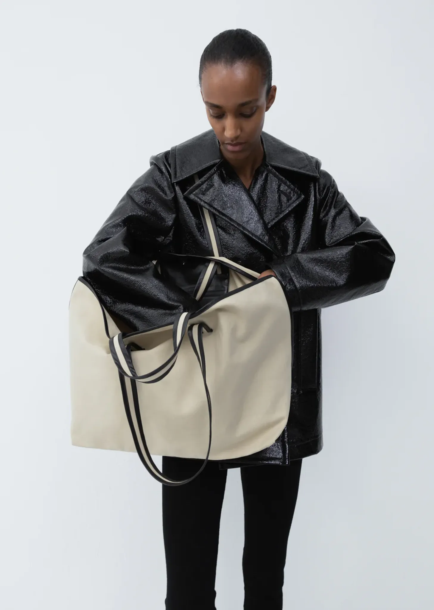 Canvas Tote — Beige / Oil Black