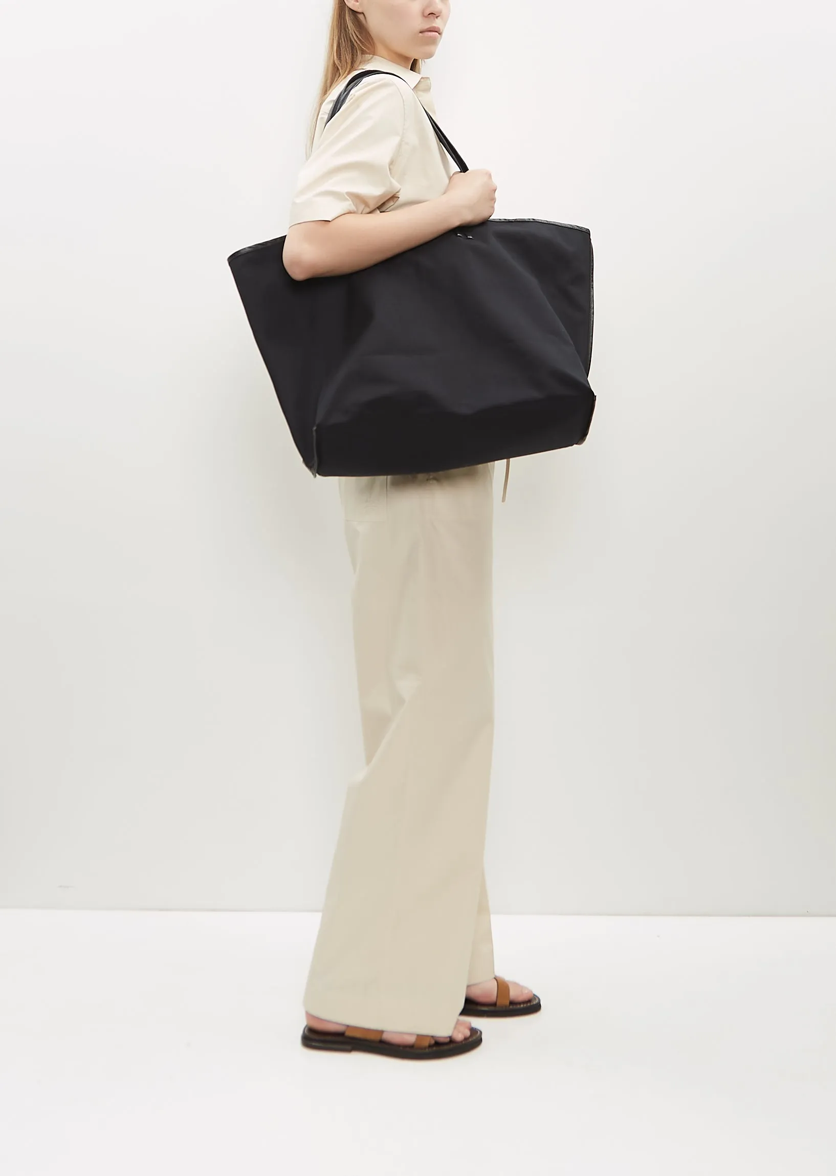 Canvas Tote — Black / Oil Black