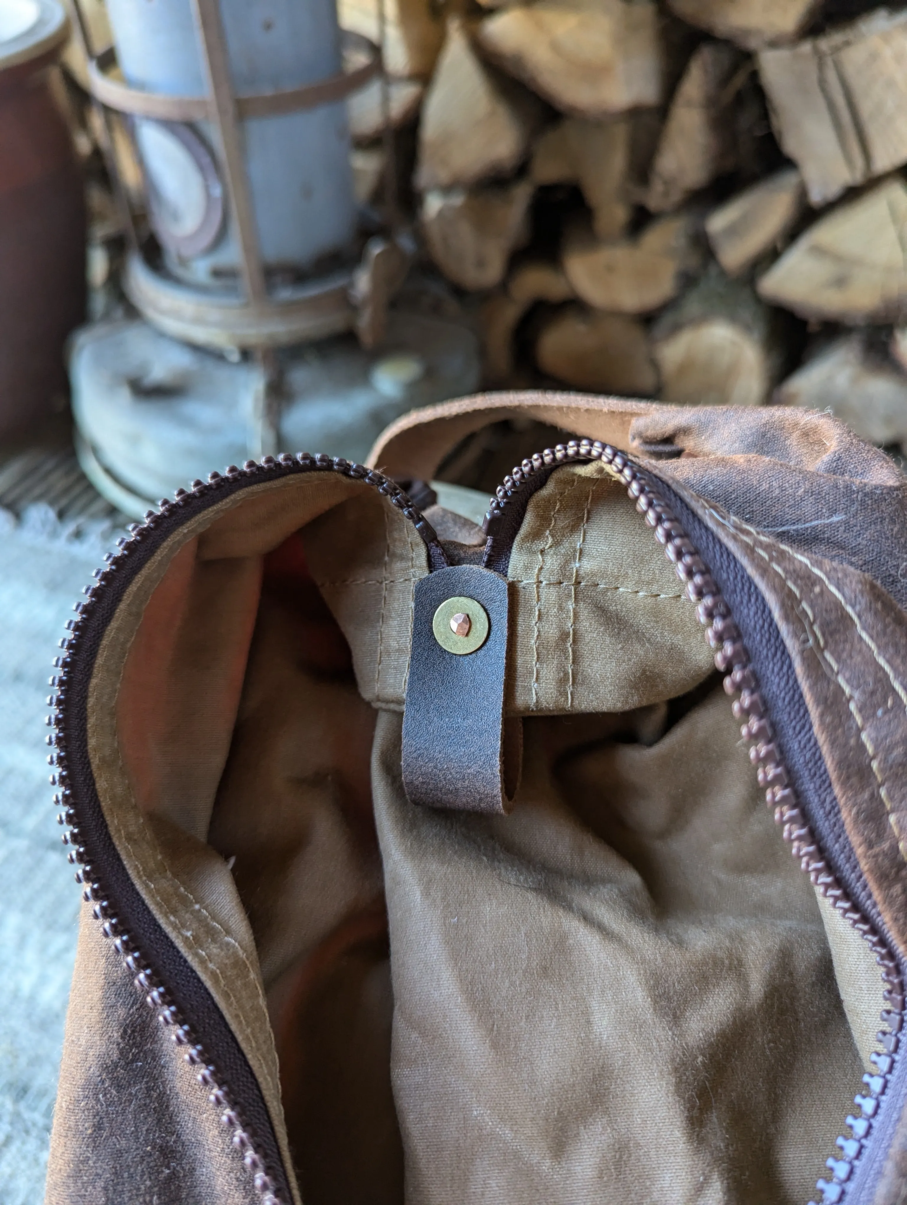 Dopp bag, double-lined waxed canvas with leather handles
