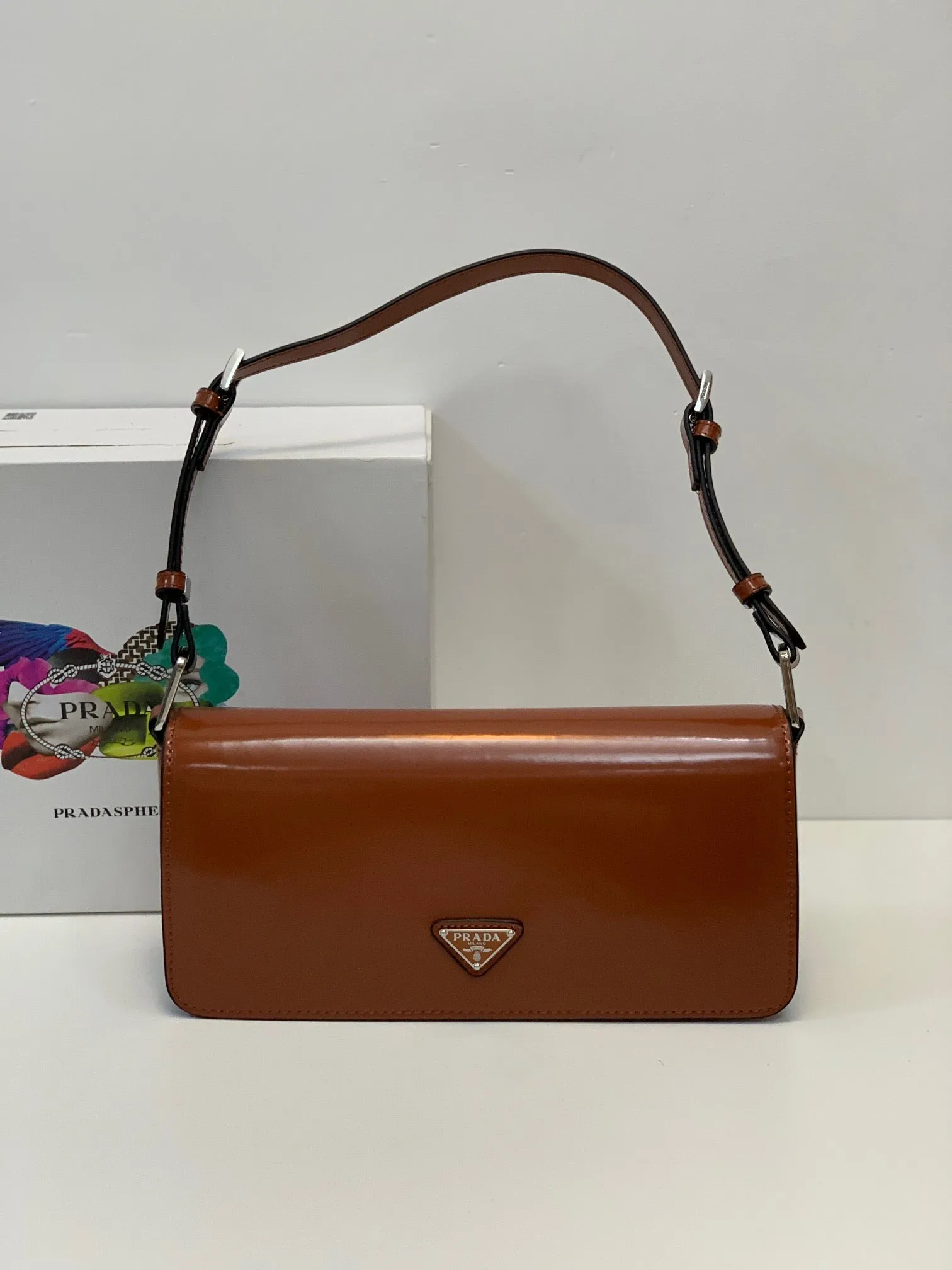 PD160 Brushed Leather Femme Bag / 10.2x4.7x1.9inch