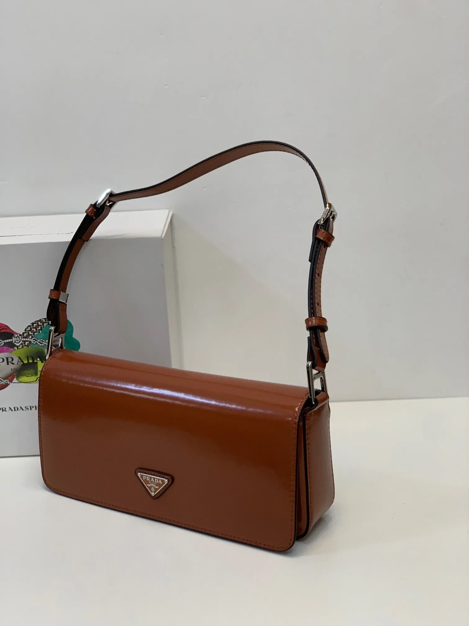 PD160 Brushed Leather Femme Bag / 10.2x4.7x1.9inch