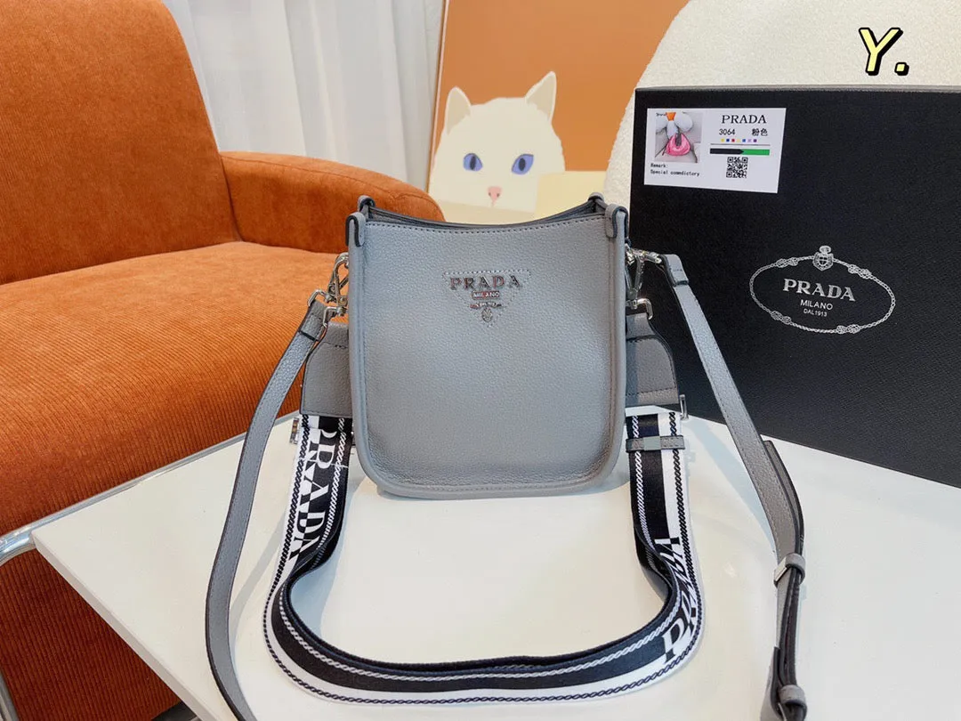 PD178 mini shoulder bag / 7.5x7.9x2.4inch