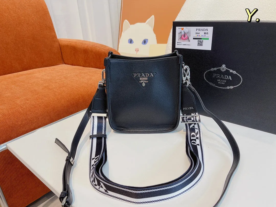 PD178 mini shoulder bag / 7.5x7.9x2.4inch