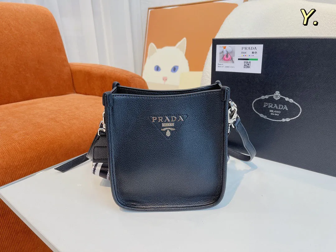 PD178 mini shoulder bag / 7.5x7.9x2.4inch