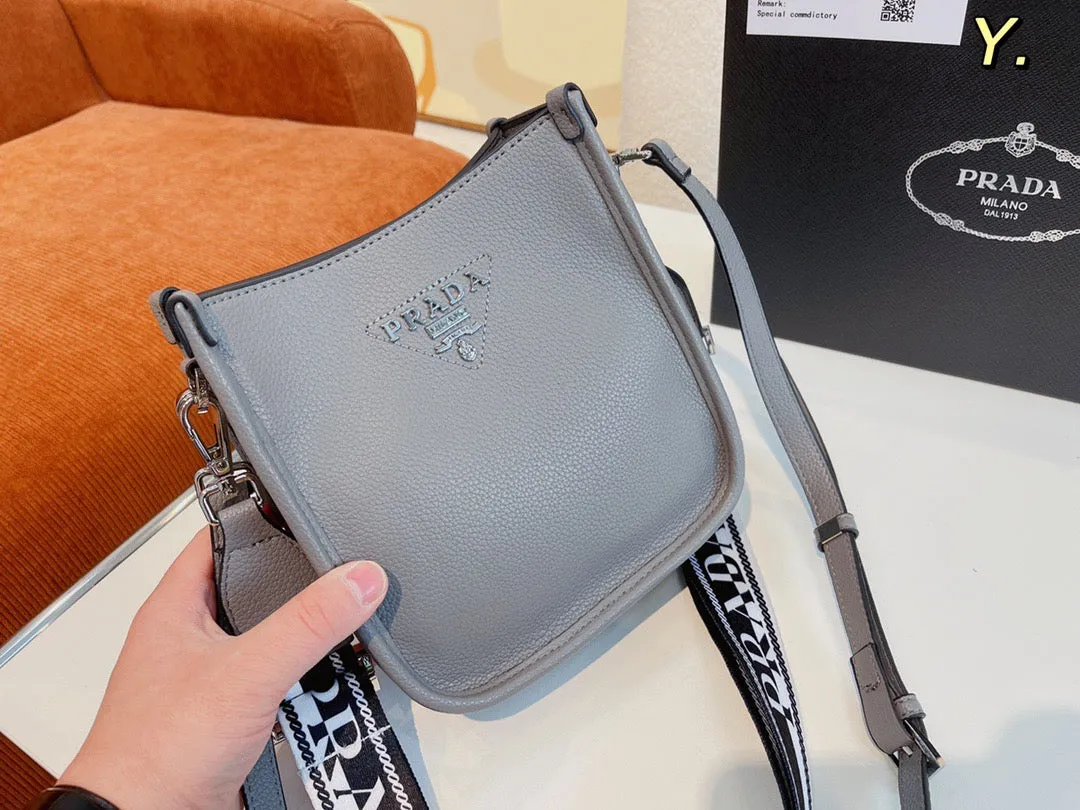 PD178 mini shoulder bag / 7.5x7.9x2.4inch