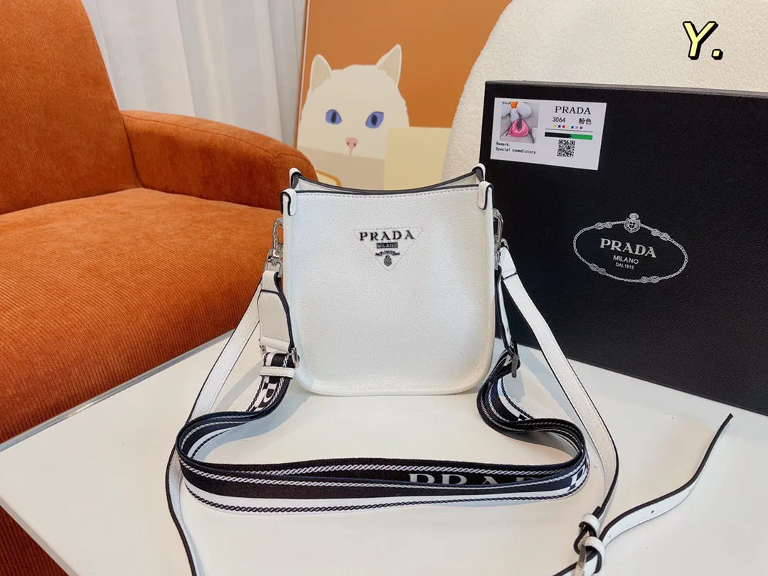 PD178 mini shoulder bag / 7.5x7.9x2.4inch