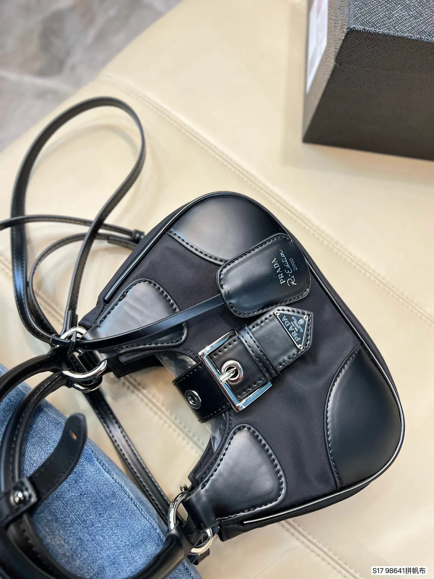 PD198 Moon Bag / 9x6.3x2.9inch