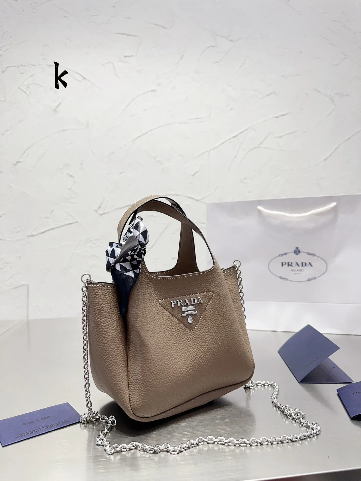 PD217 Leather Tote / 9x7.8x5.1inch