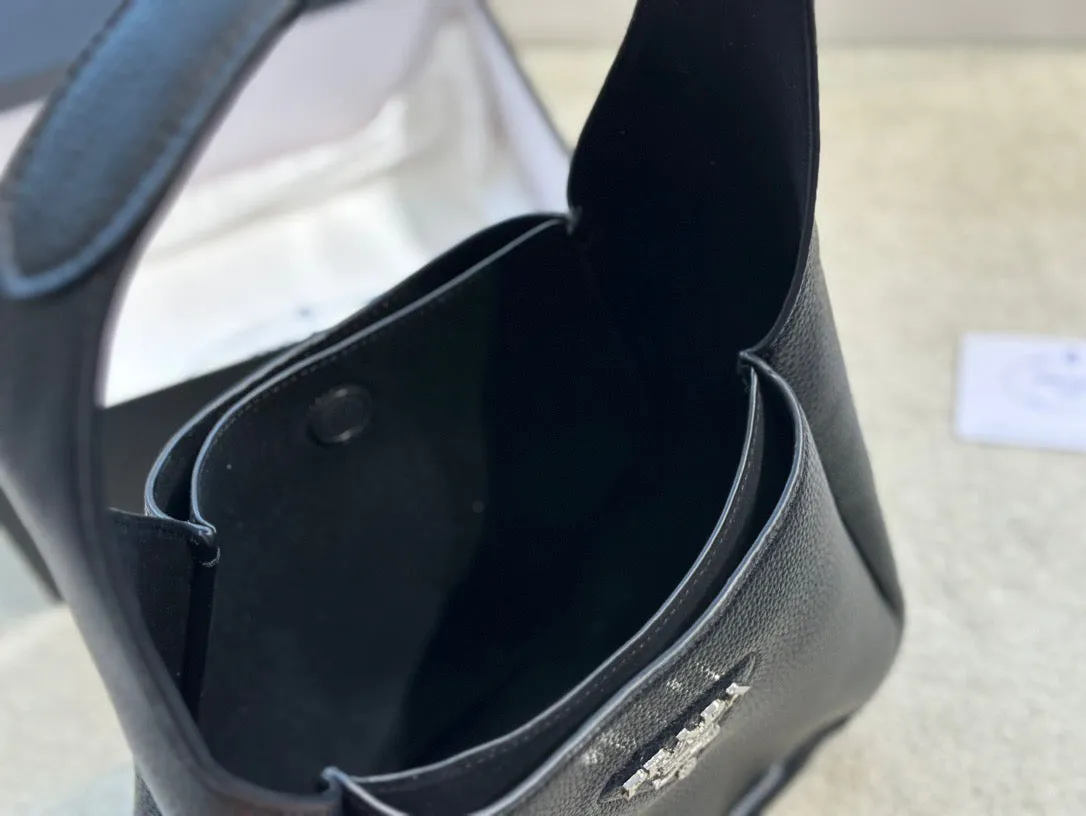 PD219 Leather Tote / 9x7.8x5.1inch