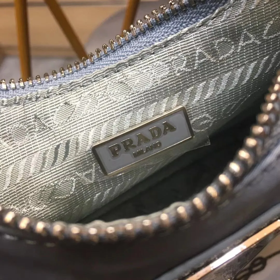 PD234  Prada Re-Edition 2005 Re-Nylon bag / 8.6x7.1x2.3inch
