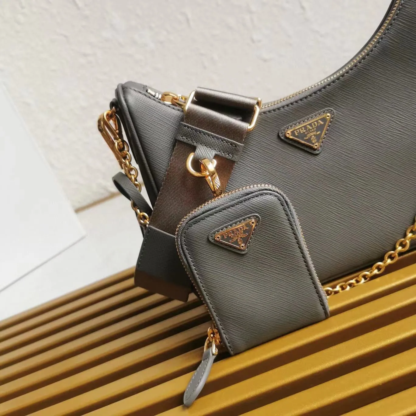 PD267 Padded Leather Prada Re-Edition 2005 Shoulder Bag / HIGHEST QUALITY VERSION / 8.6x7x2.5inch
