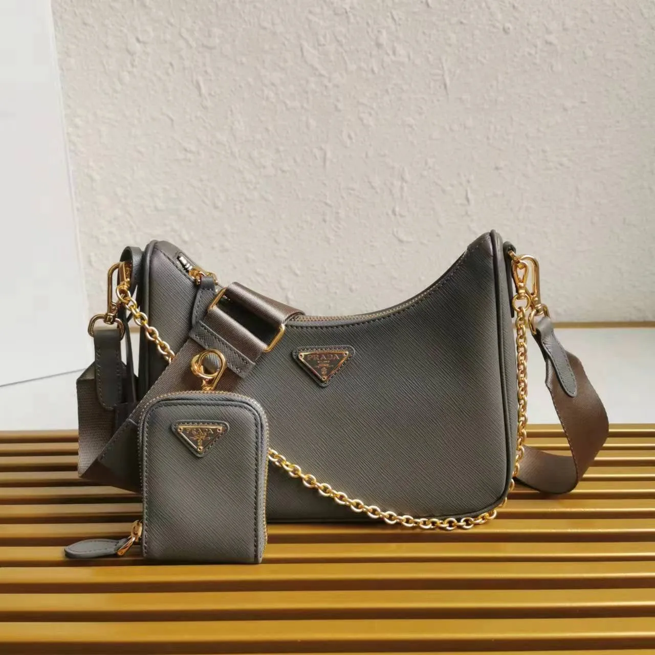 PD267 Padded Leather Prada Re-Edition 2005 Shoulder Bag / HIGHEST QUALITY VERSION / 8.6x7x2.5inch