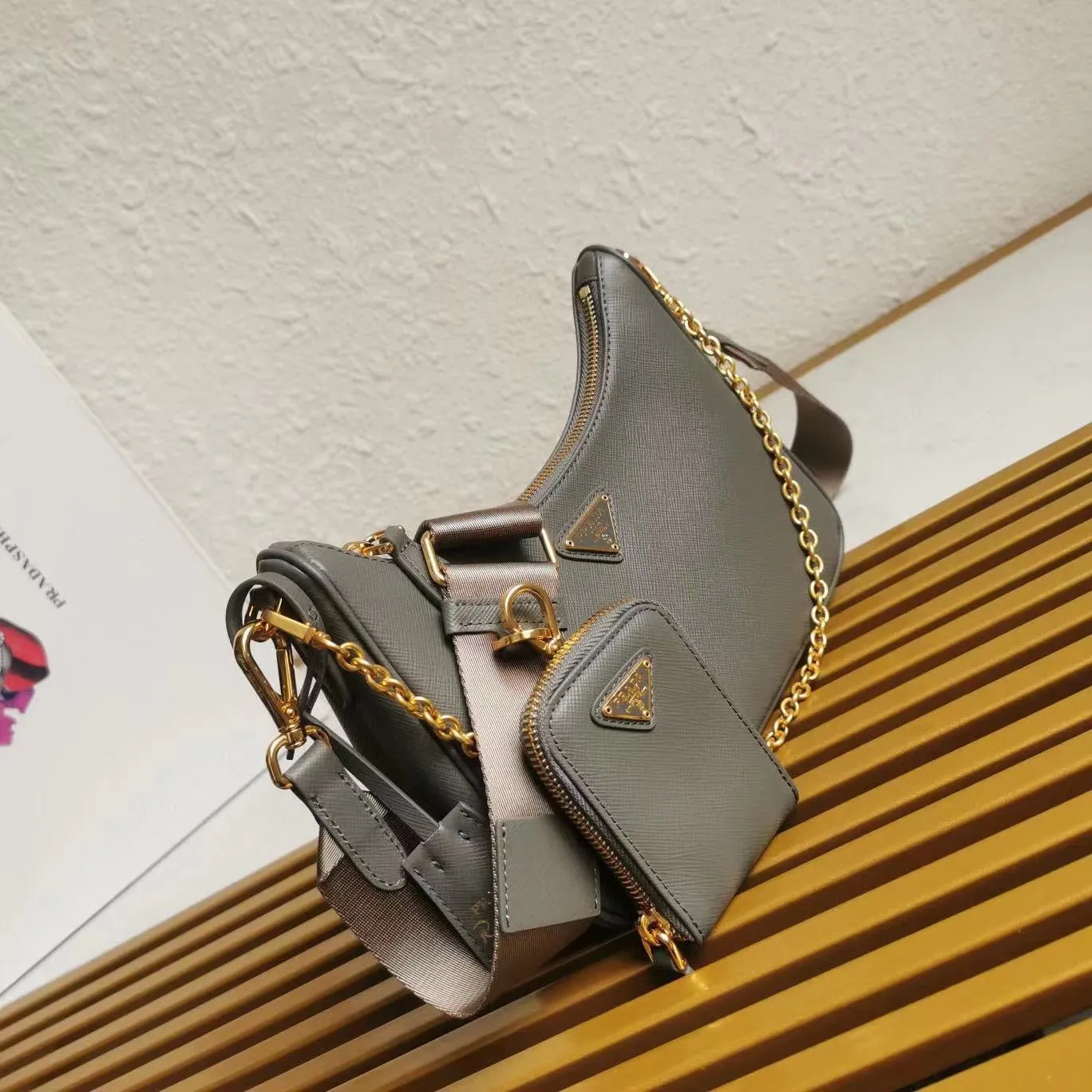 PD267 Padded Leather Prada Re-Edition 2005 Shoulder Bag / HIGHEST QUALITY VERSION / 8.6x7x2.5inch