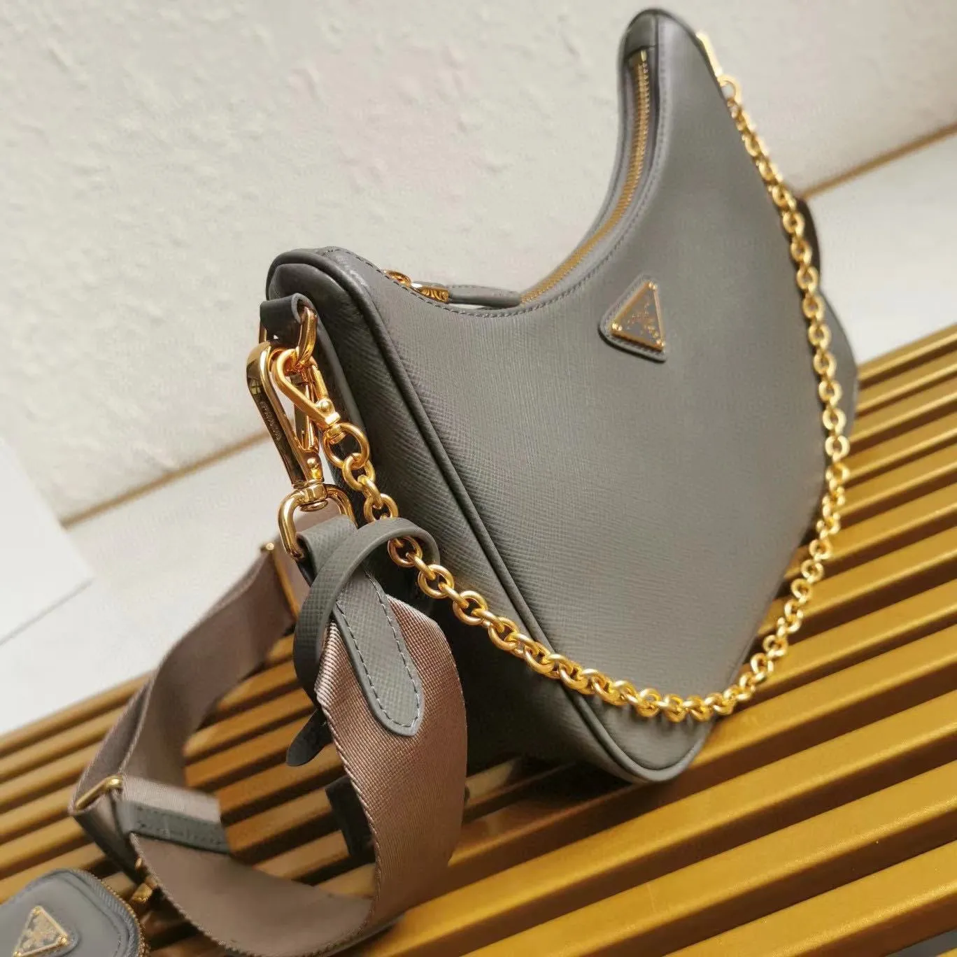 PD267 Padded Leather Prada Re-Edition 2005 Shoulder Bag / HIGHEST QUALITY VERSION / 8.6x7x2.5inch