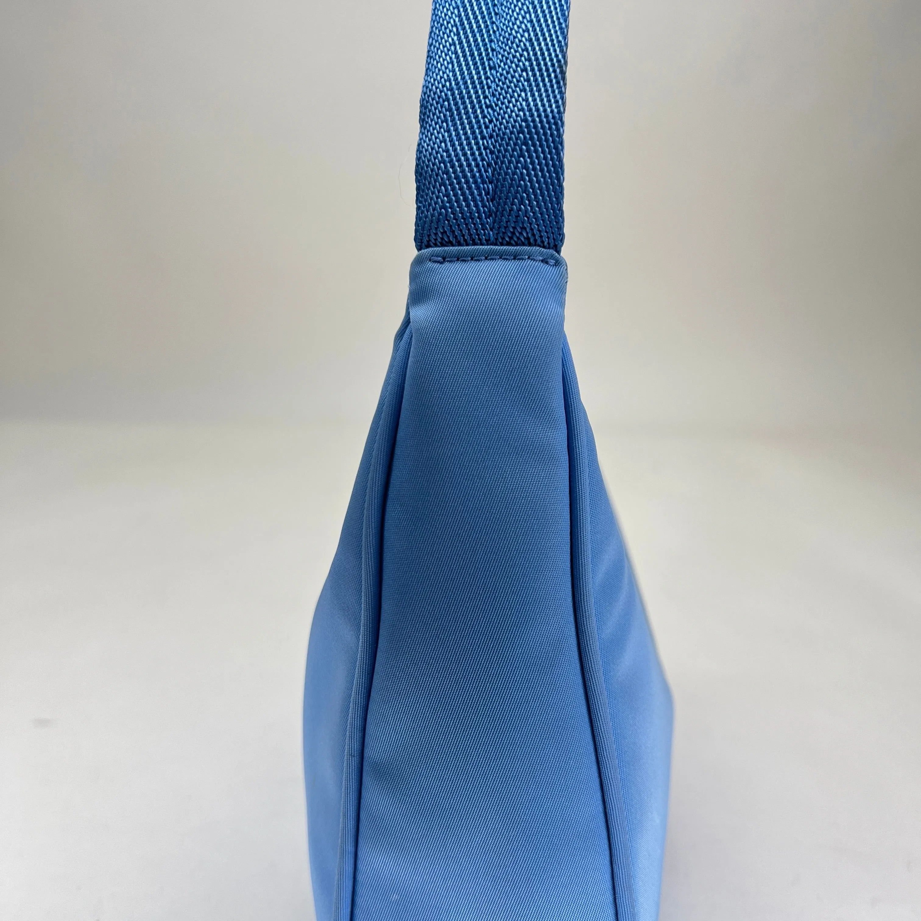 Re-Edition 2000 Blue Shoulder Bag in Nylon, Silver hardware